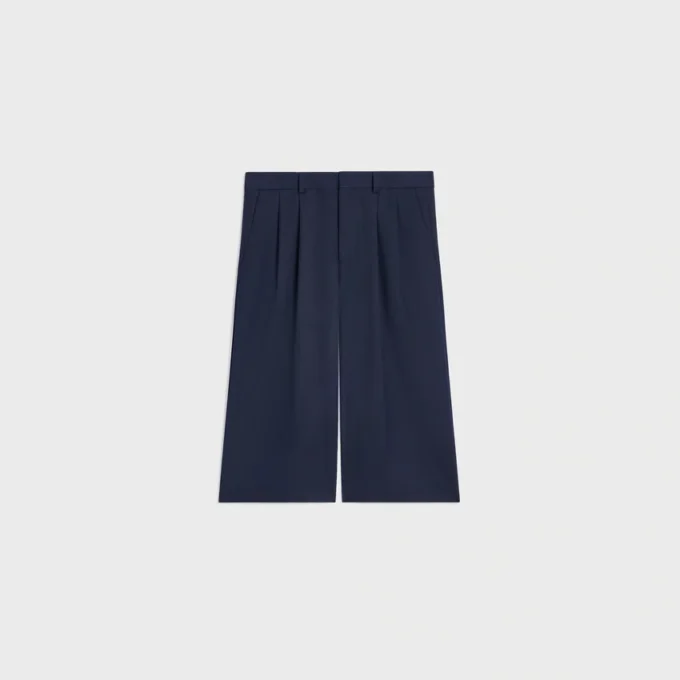 Bermudas in Cotton and Wool Gabardine Bermudas in Cotton and Wool Gabardine