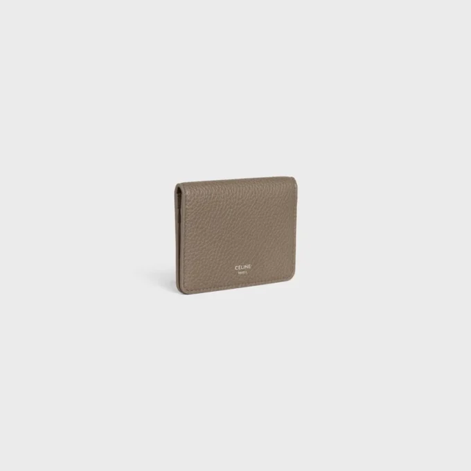 Bi-Fold Card Holder in Grained Calfskin Bi-Fold Card Holder in Grained Calfskin