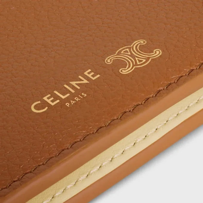 Bi-Fold Card Holder Triomphe Stamp in Supple Grained Calfskin