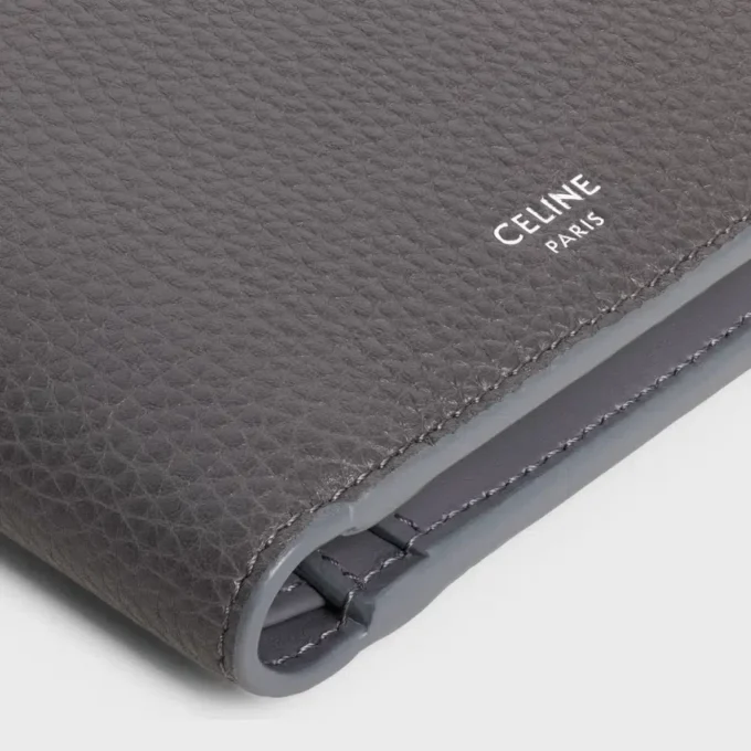 Bi-Fold Wallet in Grained Calfskin Bi-Fold Wallet in Grained Calfskin
