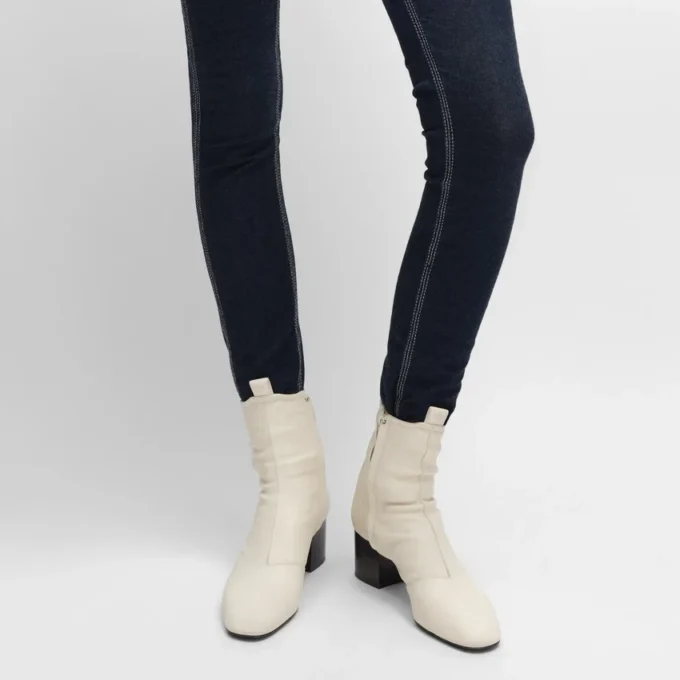 Cheri – Zipped Boot in Stretch Lambskin Cheri – Zipped Boot in Stretch Lambskin