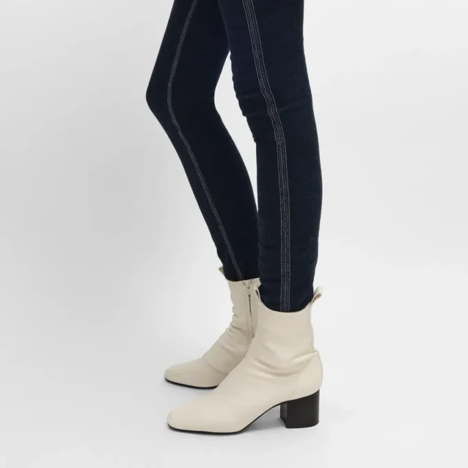 Cheri – Zipped Boot in Stretch Lambskin Cheri – Zipped Boot in Stretch Lambskin