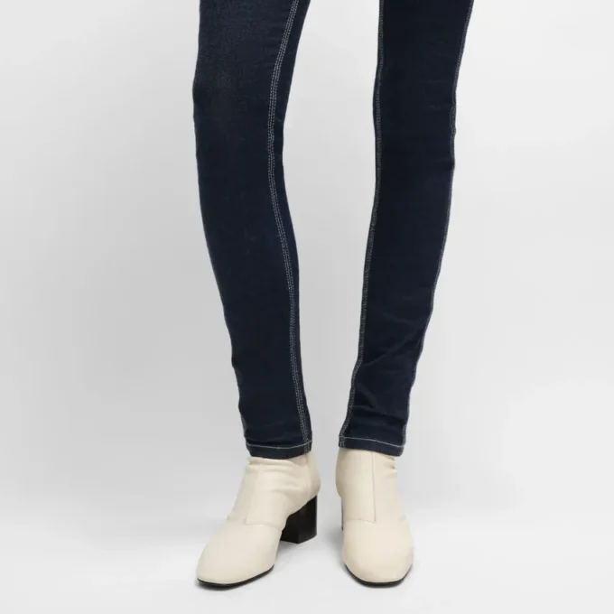 Cheri – Zipped Boot in Stretch Lambskin Cheri – Zipped Boot in Stretch Lambskin