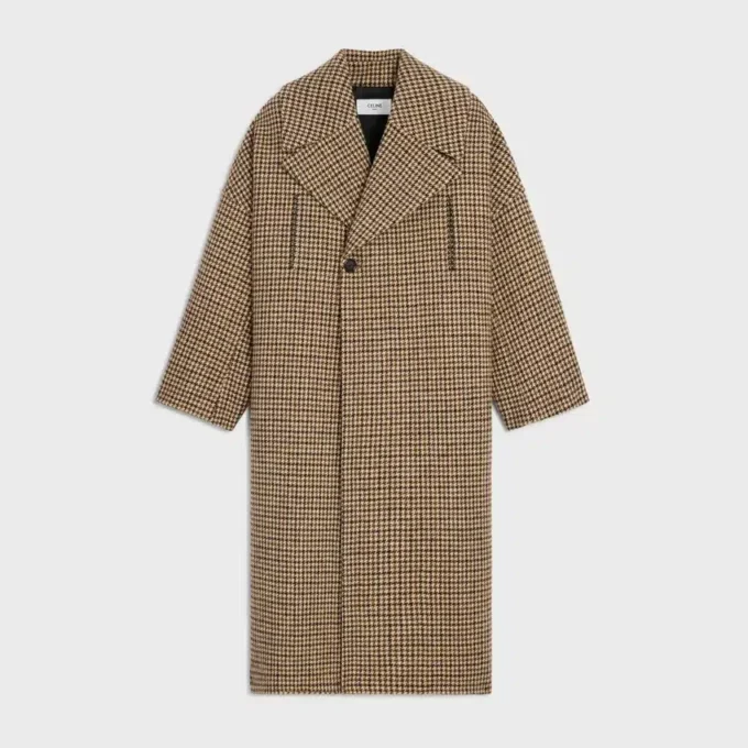 Coat in Houndstooth Wool Coat in Houndstooth Wool