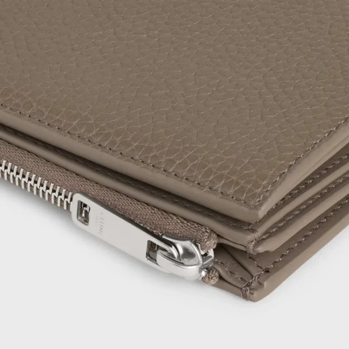 Compact Wallet in Grained Calfskin Compact Wallet in Grained Calfskin
