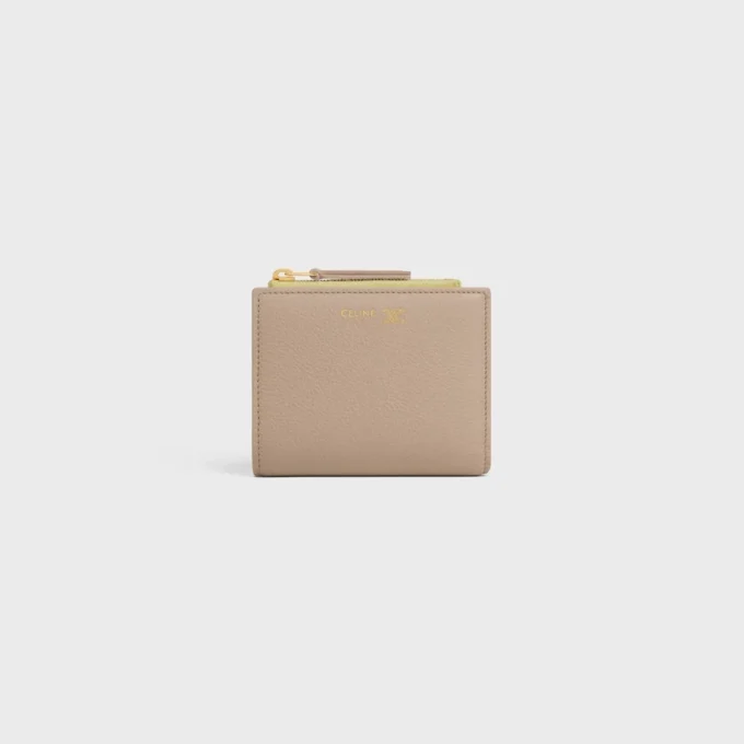 Compact Wallet Triomphe Stamp in Supple Grained Calfskin