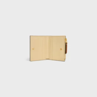 Compact Wallet Triomphe Stamp in Supple Grained Calfskin
