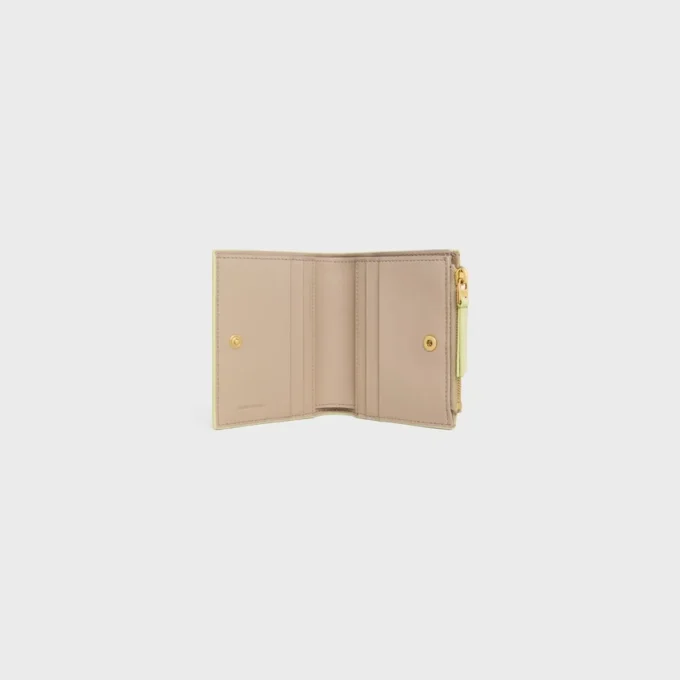 Compact Wallet Triomphe Stamp in Supple Grained Calfskin