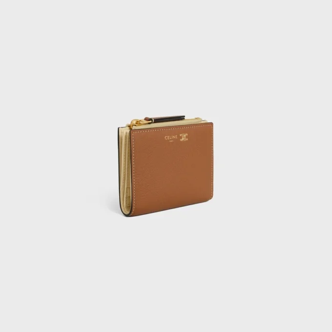 Compact Wallet Triomphe Stamp in Supple Grained Calfskin