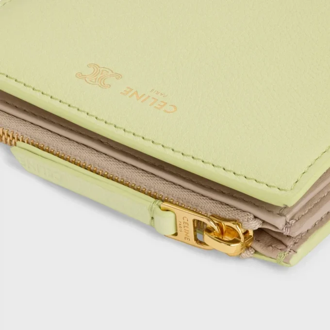 Compact Wallet Triomphe Stamp in Supple Grained Calfskin