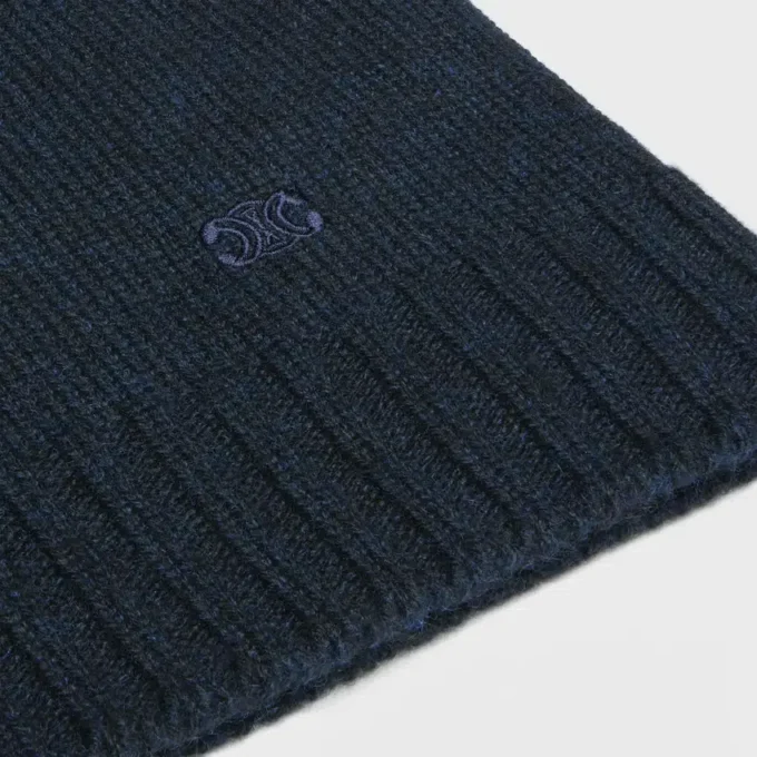 Crewneck Sweater in Seamless Cashmere Crewneck Sweater in Seamless Cashmere