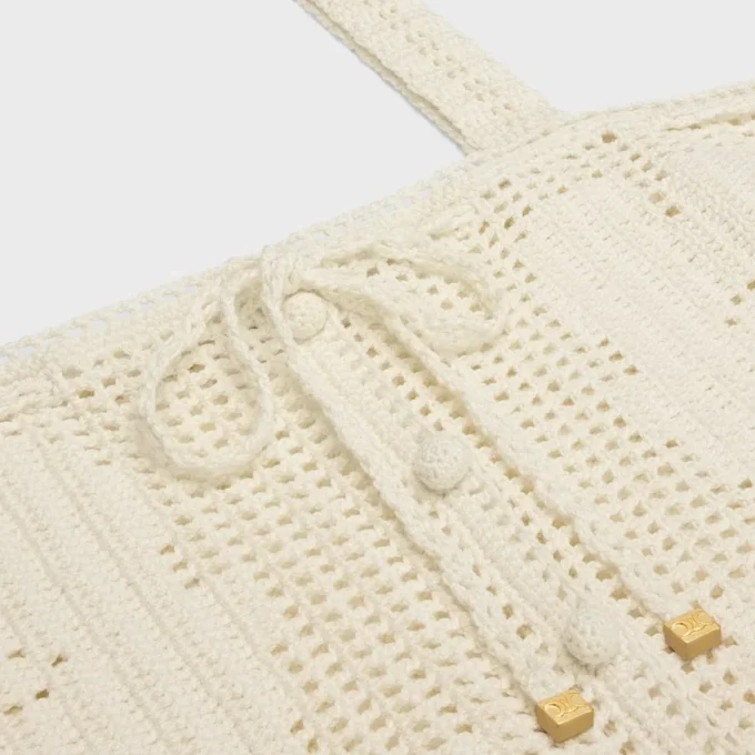 Crop Top in Floral Crocheted Cotton