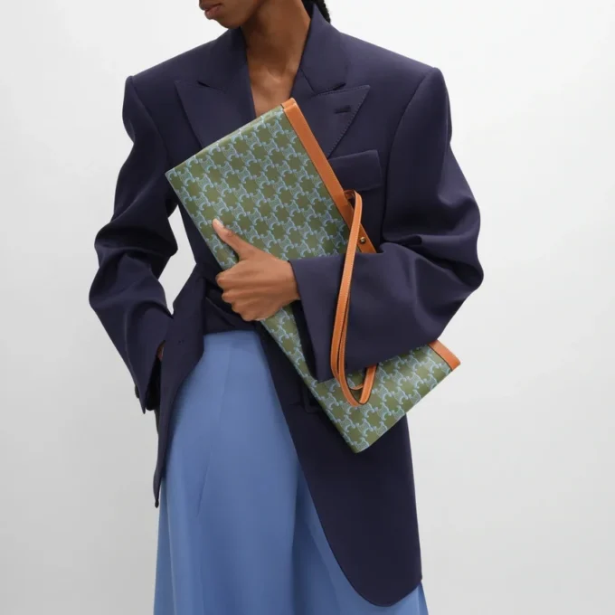 Large Flat Shopper in Triomphe Canvas