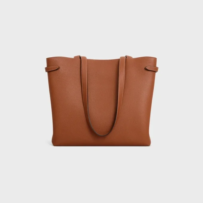 Medium Cabas AnaïS Cuir Triomphe in Grained Calfskin Medium Cabas AnaïS Cuir Triomphe in Grained Calfskin