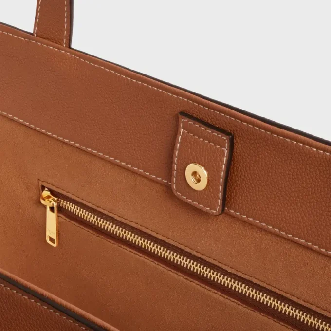 Medium Cabas AnaïS Cuir Triomphe in Grained Calfskin Medium Cabas AnaïS Cuir Triomphe in Grained Calfskin