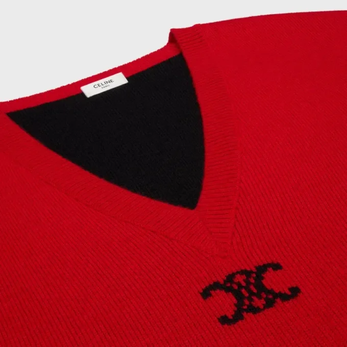 Oversized V-Neck Sweater in Cashmere Oversized V-Neck Sweater in Cashmere