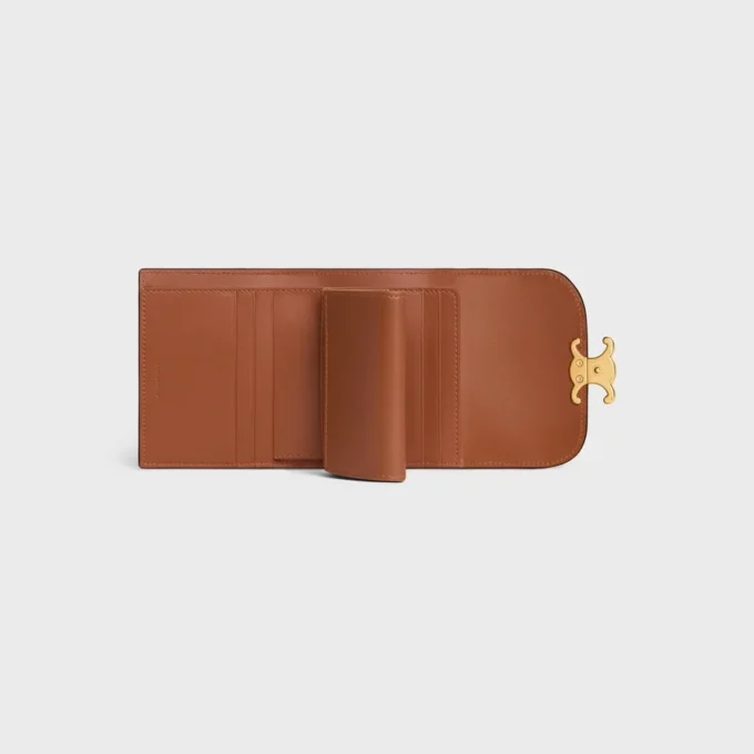 Small Flap Wallet Triomphe in Nubuck Calfskin Small Flap Wallet Triomphe in Nubuck Calfskin
