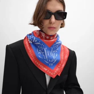 Square in Silk Twill