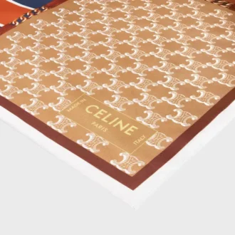 Square in Silk Twill Square in Silk Twill