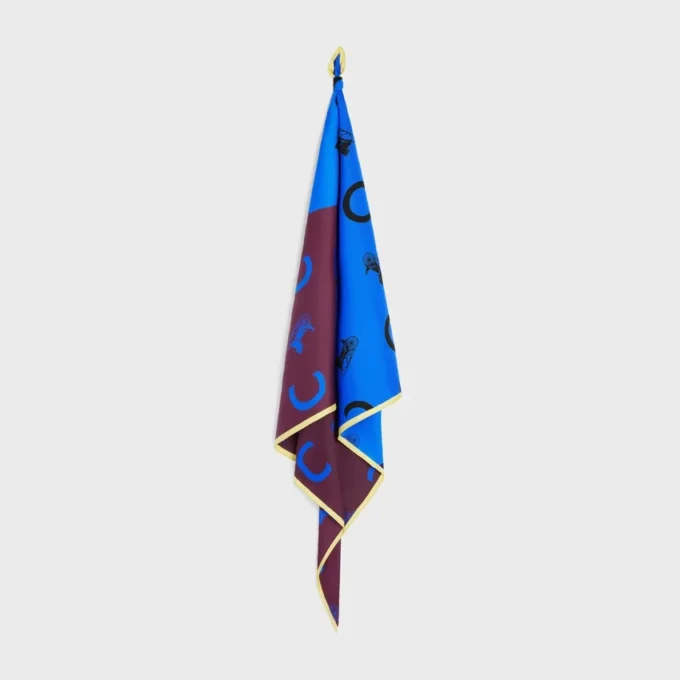 Square in Silk Twill Square in Silk Twill