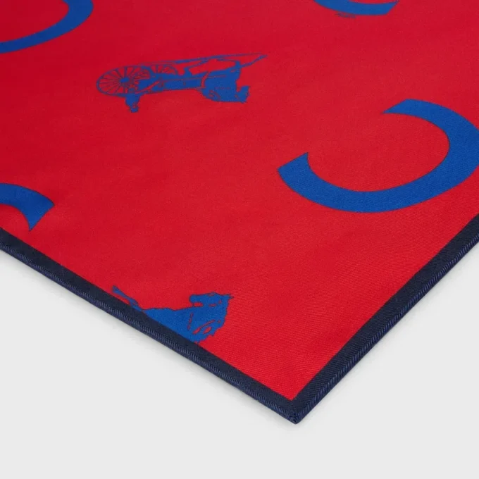 Square in Silk Twill Square in Silk Twill