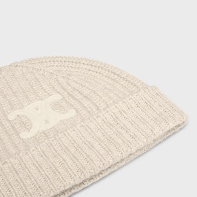 Triomphe Beanie in Seamless Cashmere Triomphe Beanie in Seamless Cashmere