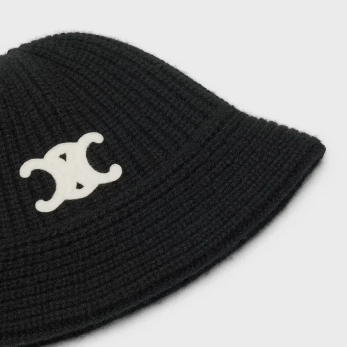 Triomphe Cloche Beanie in Cashmere Triomphe Cloche Beanie in Cashmere