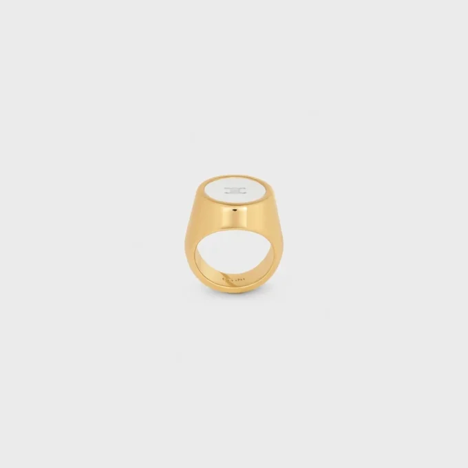 Triomphe Signet Ring in Varnish and Brass with Gold Finish Triomphe Signet Ring in Varnish and Brass with Gold Finish