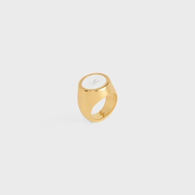Triomphe Signet Ring in Varnish and Brass with Gold Finish Triomphe Signet Ring in Varnish and Brass with Gold Finish