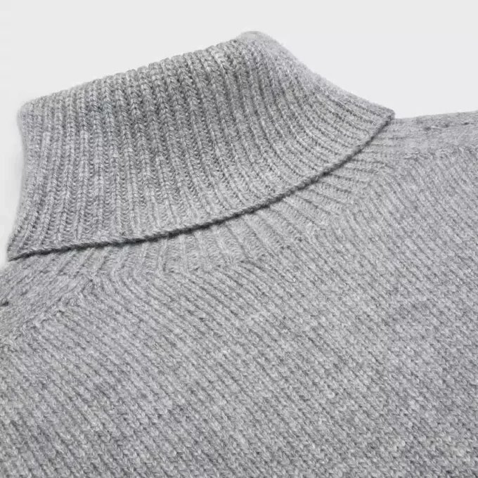 Turtleneck Sweater in Seamless Cashmere Turtleneck Sweater in Seamless Cashmere