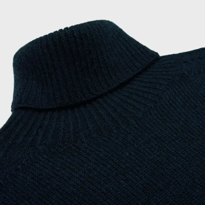 Turtleneck Sweater in Seamless Cashmere Turtleneck Sweater in Seamless Cashmere