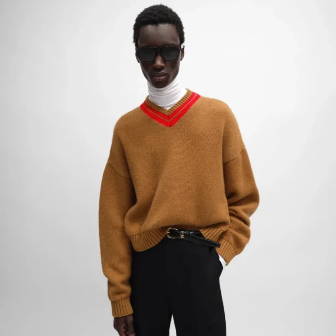 V-Neck Sweater in Cashmere V-Neck Sweater in Cashmere