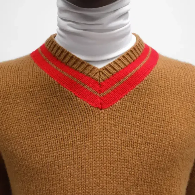 V-Neck Sweater in Cashmere V-Neck Sweater in Cashmere
