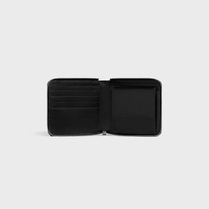 Zipped Bi-Fold Wallet in Grained Calfskin Zipped Bi-Fold Wallet in Grained Calfskin